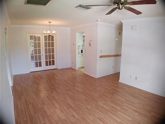2nd image of 12 Hillcrest St