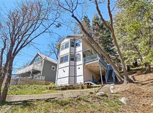 31920 Pine Cone Dr, Running Springs, CA 92382
