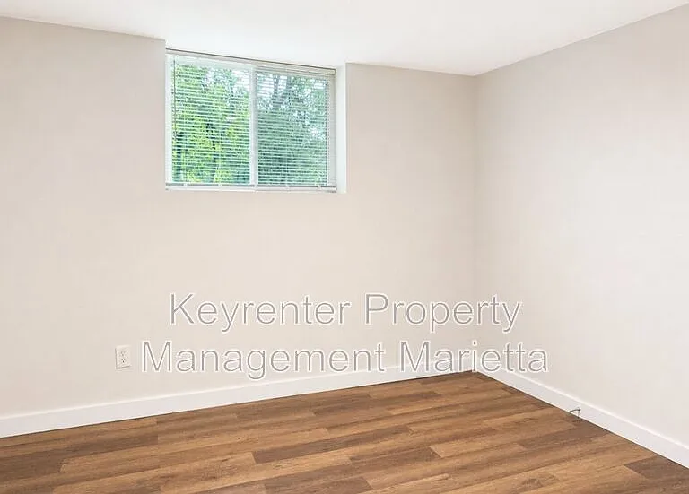 1138 Gerald Pl SW #B — Photo 18