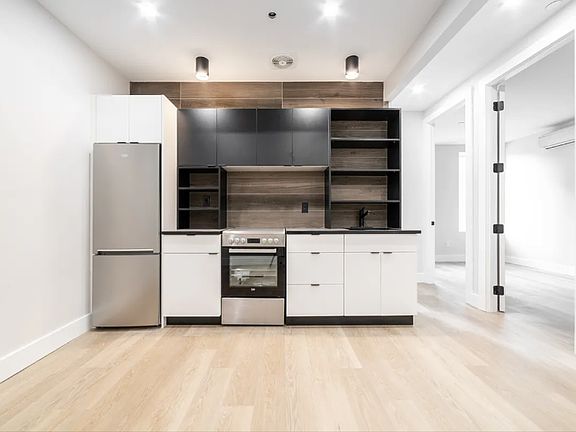 2nd image of 730 Dekalb Ave #5A