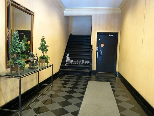 Rented by Manhattan Connection | media 10