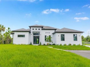 2832 6th Ave NE, Naples, FL 34120