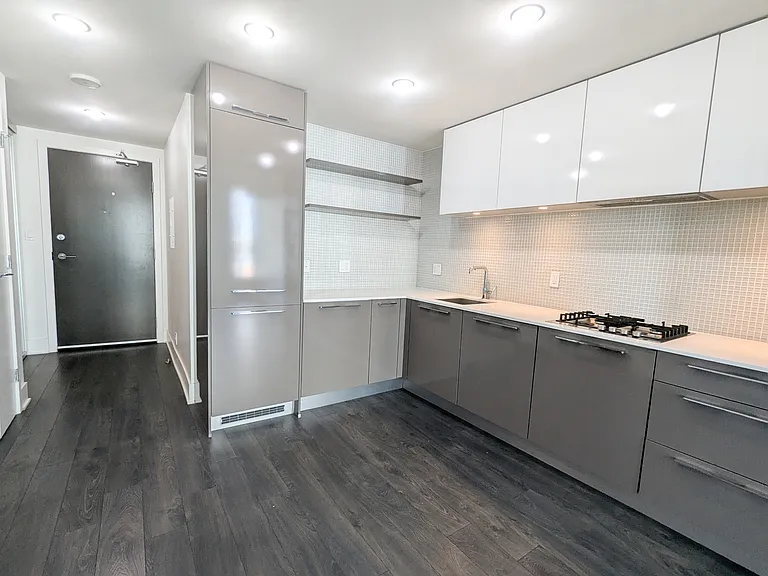 901 10th Ave SW #603 — Photo 3