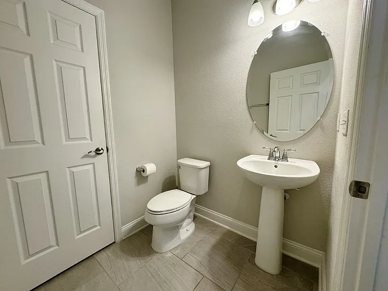 13870 Harlowton Ave — Photo 16