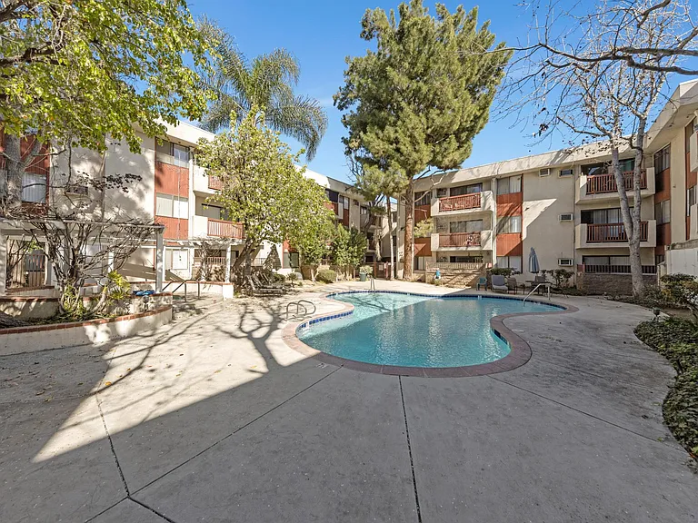 Cantara St — Photo 11