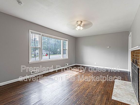 3rd image of 3320 S Sterling Ave