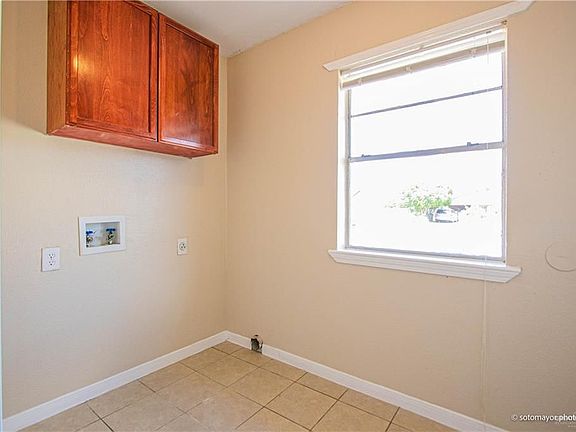 4th image of 2310 Cypress Dr