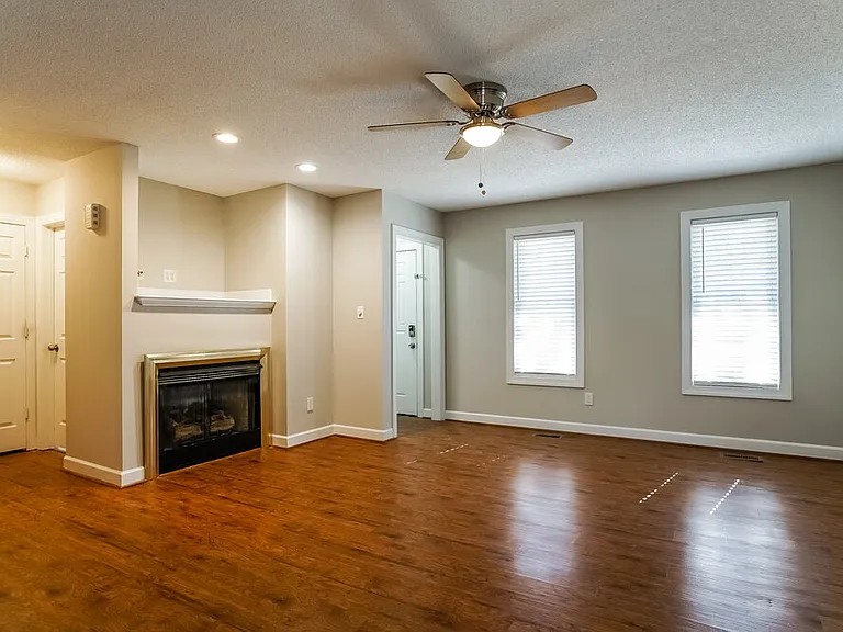 602 Coventry Dr — Photo 6