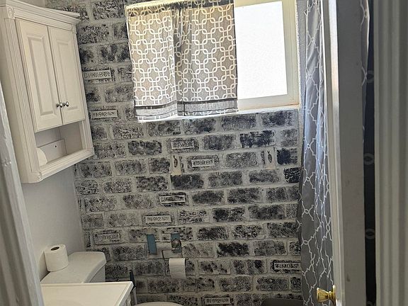 5th image of 1204 Catalina Ln