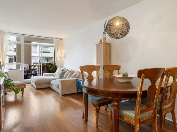 2228 Broadway W #608, Vancouver, BC V6K 0B1