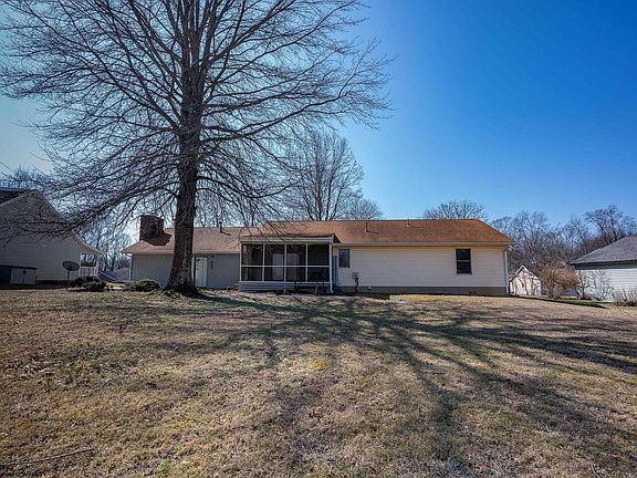 5th image of 449 Forest Dr