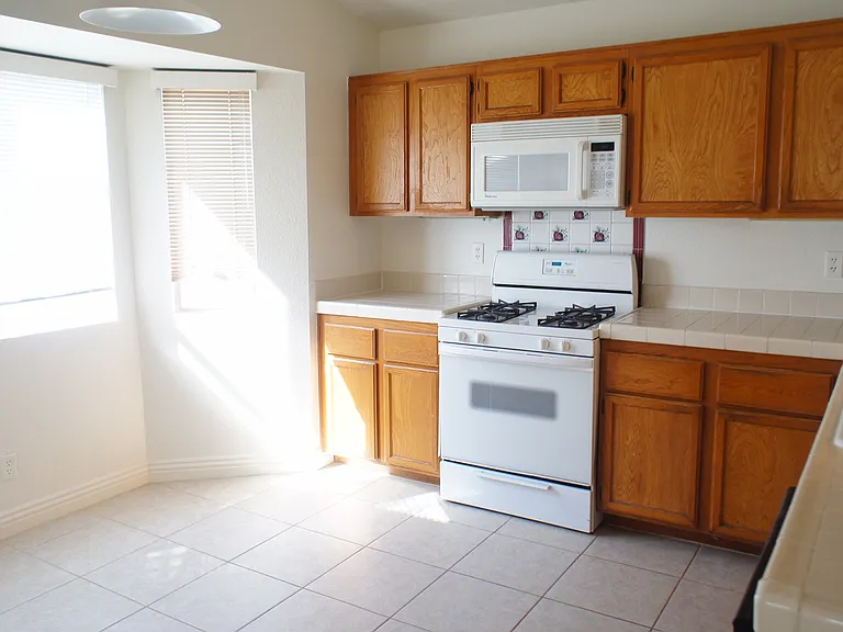 2705 Cheshire Ct — Photo 6