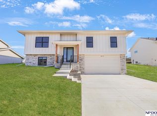 3813 Appaloosa Dr, Elkhorn, NE 68022