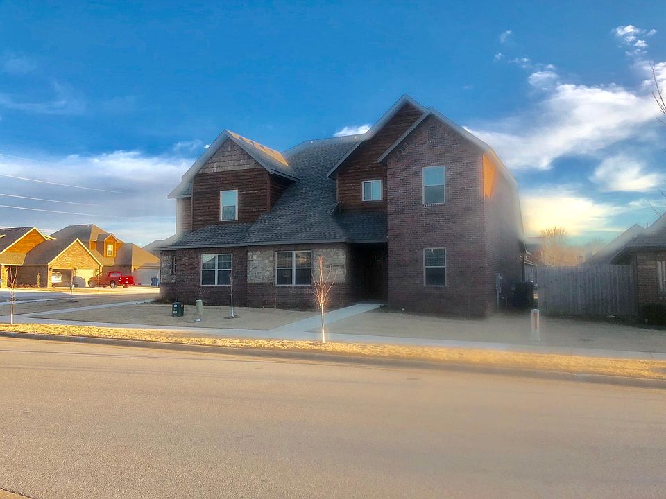 1st image of 3105 SW Riverstone Ave