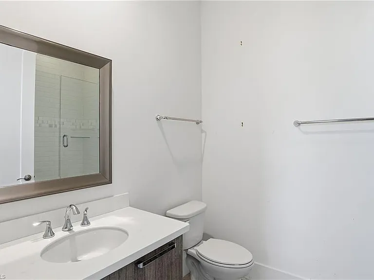 14831 Dockside Ln — Photo 17
