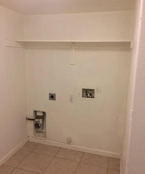 2328 S Fallbrook Dr — Photo 48