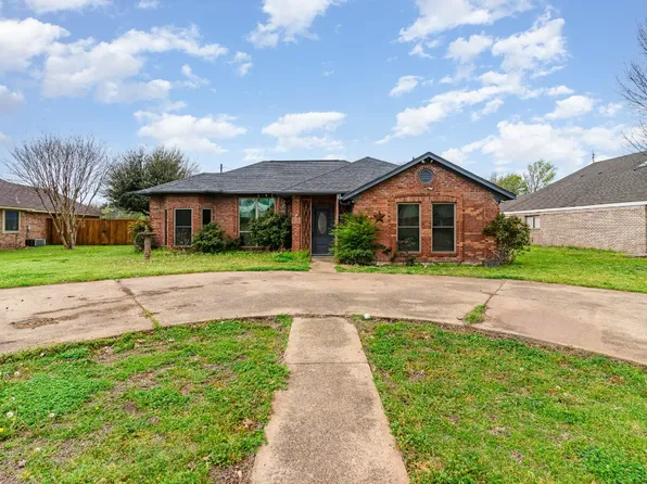 303 Rash Ln, Terrell, TX 75160