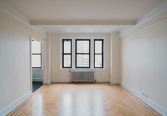 2nd image of 210 E 68th St APT 6B