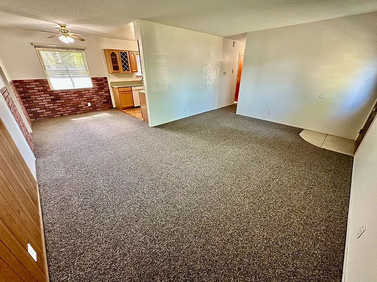 4063 N Sunnyside Ave — Photo 13
