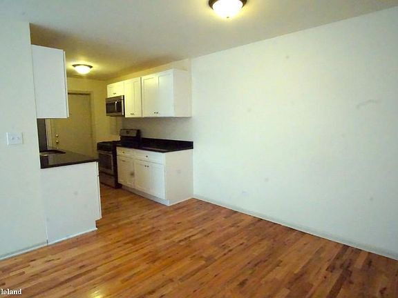 4th image of 1311 W Leland Ave #1123