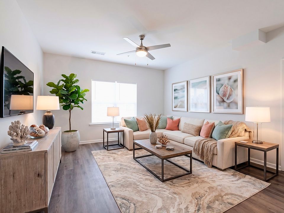 1st image of 926 E Gilbreath St #202