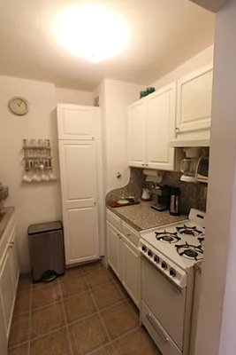 Rented by Robyn Lee, LREB | media 12