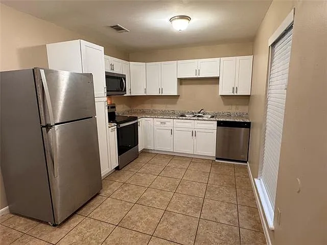 2 bed, 1.5 bath, 850 sqft, $1,070 — Photo 2