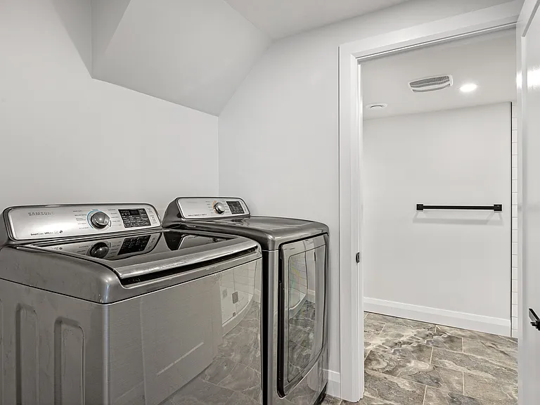 660 Hochelaga St — Photo 39