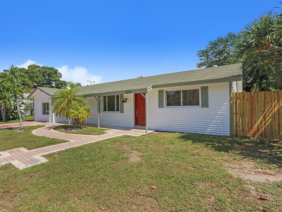 Home For Sale In Cabana Colony