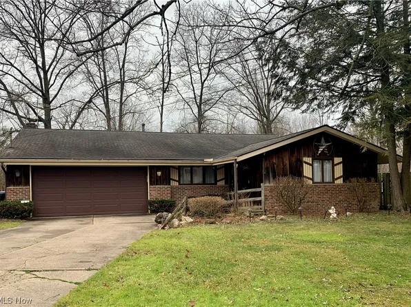 996 Lakewood Beach Dr, Sheffield Lake, OH 44054