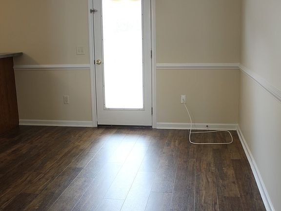 5th image of 3321 Debbie Ct