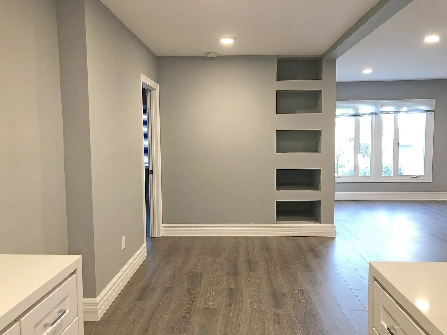 402 S Robertson - Luxury Apartments — Photo 4