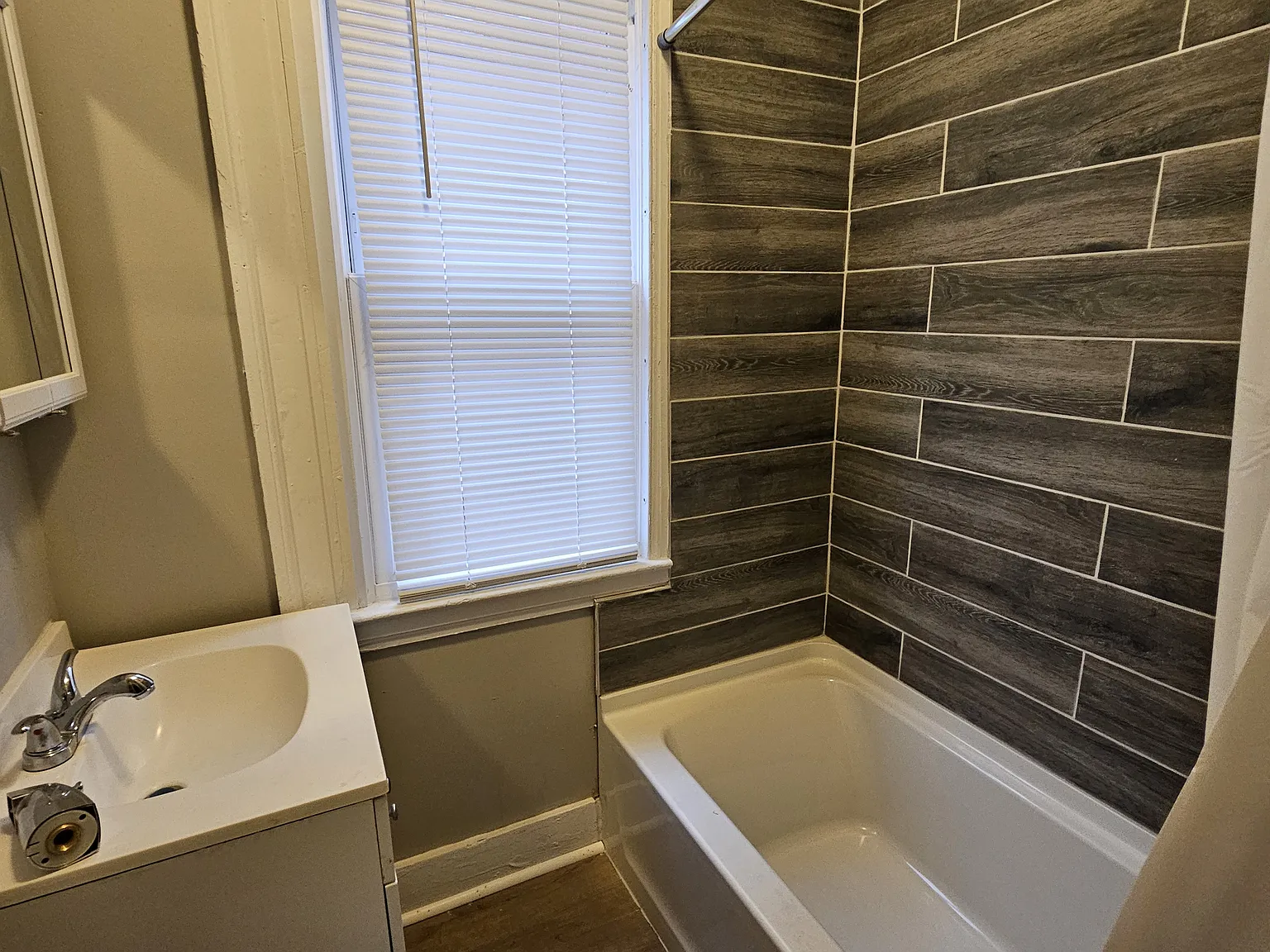 1 bed, $1,400 — Photo 3