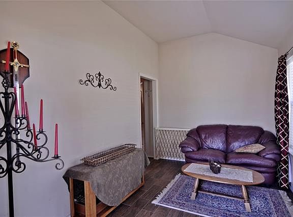 3rd image of 8905 Heartwood Dr