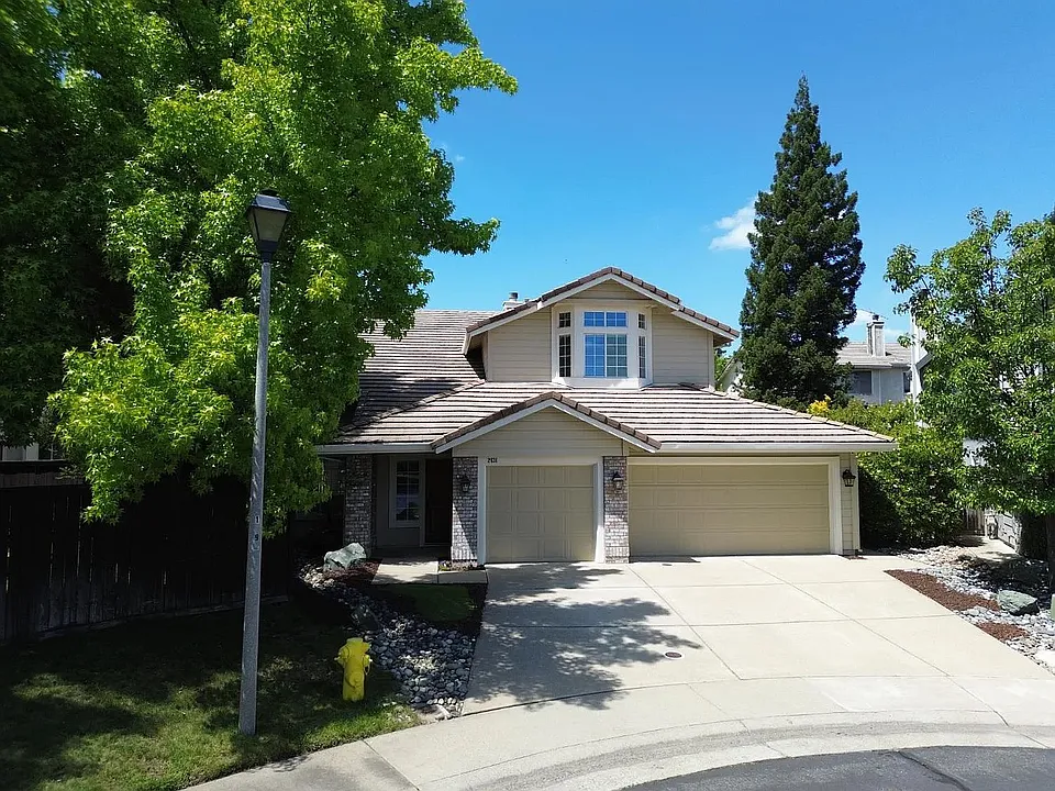 2431 Carr Ct