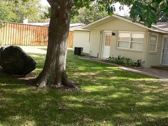 3rd image of 3663 Weeburn Dr
