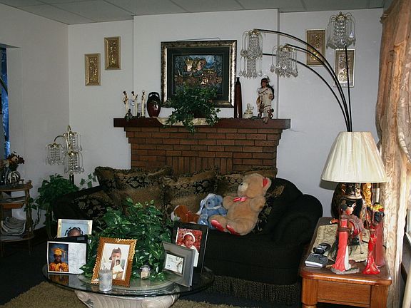 Main Floor Living Room/Fireplace