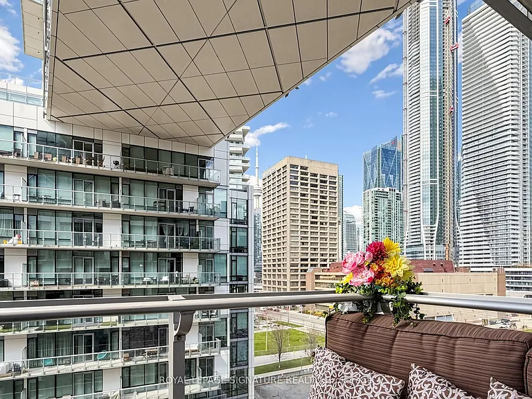 39 Queens Quay E #830 — Photo 29