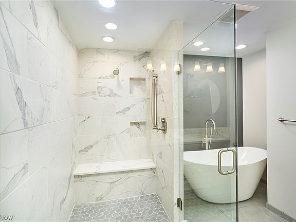 4th image of 994 Worton Park Dr