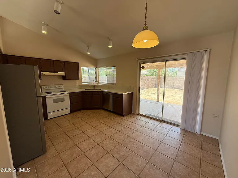 1413 W Orchid Ln — Photo 6