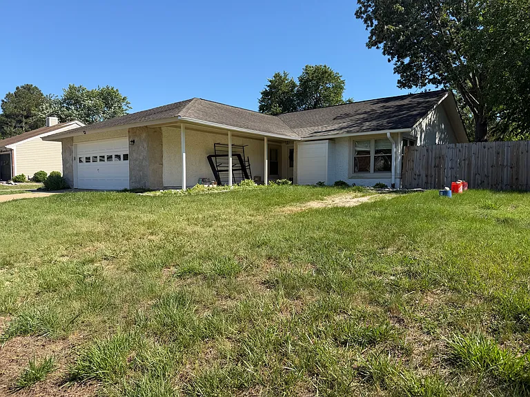 921 Bowling Green Trl — Photo 35