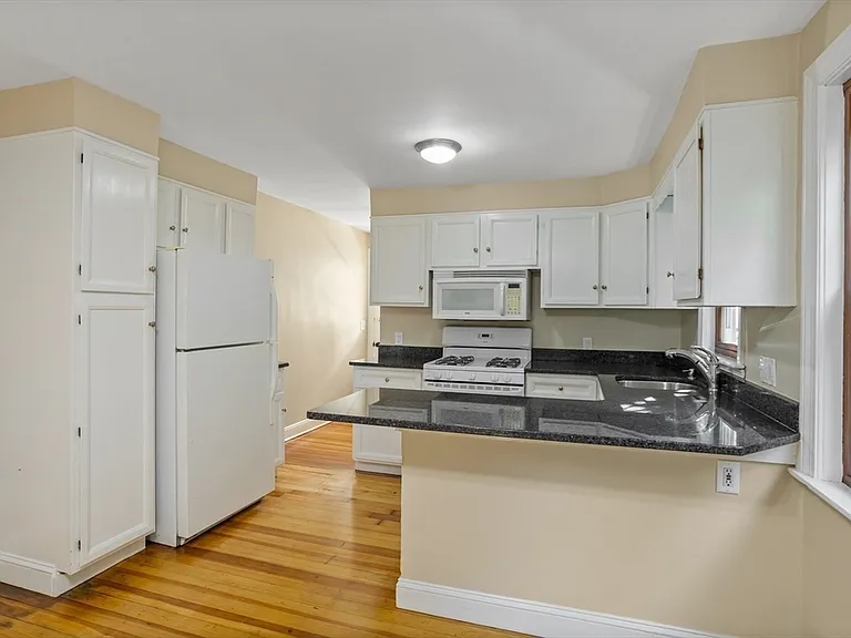 21-23 Frank St #21 — Photo 3