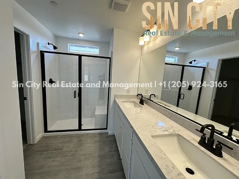 878 Benning St — Photo 3