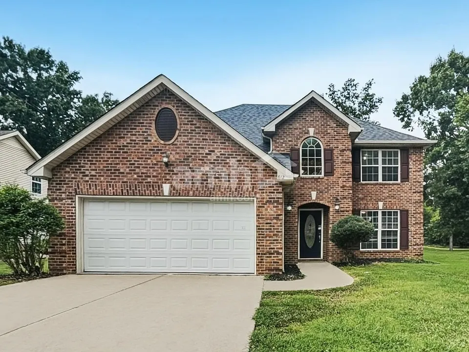 612 Pointe Clear Dr