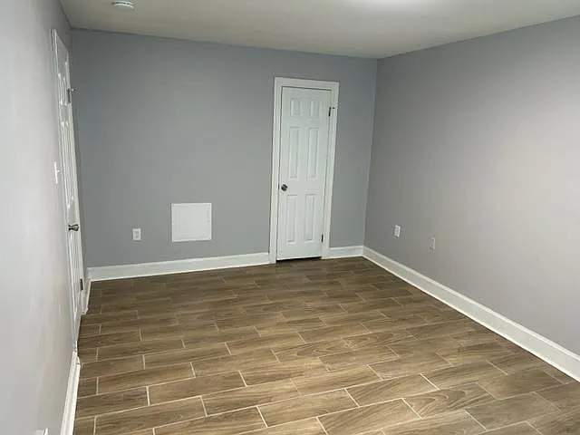5200 Newton Street — Photo 4