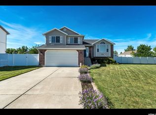 3880 W Cascades Cir, Syracuse, UT 84075