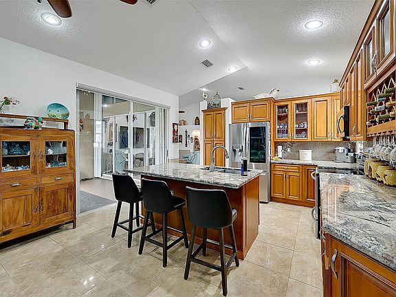 3rd image of 3260 NW 22nd Avenue