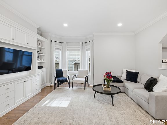 3rd image of 160 Glenbrook Road #3B
