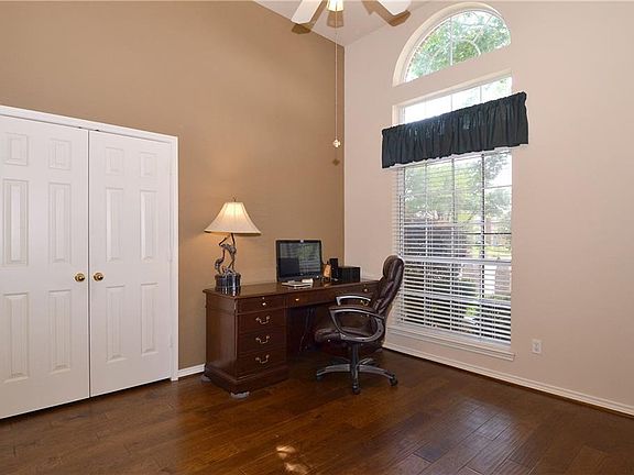 4th image of 6904 Arvida Dr
