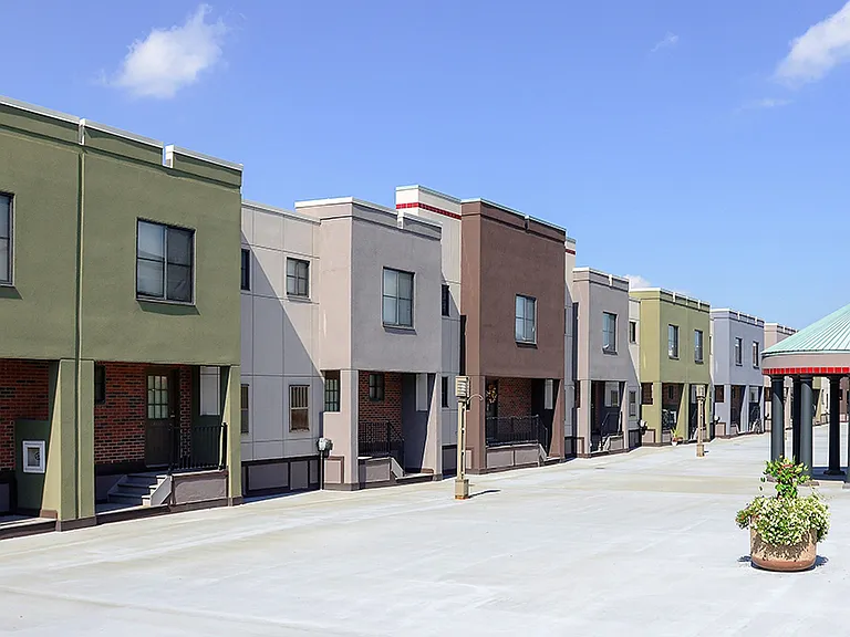 River Place Luxury Apartments — Photo 9